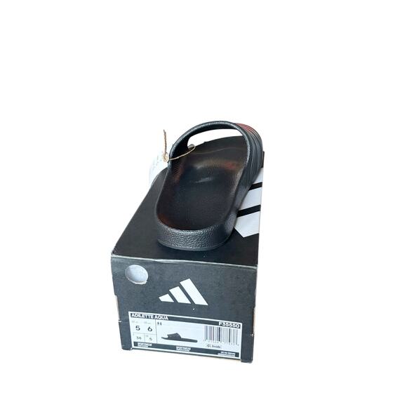 NWB Adidas Adilette Comfort Slides Black Sandals Men’s 5 Women’s 6 Slip-On - Picture 4 of 5